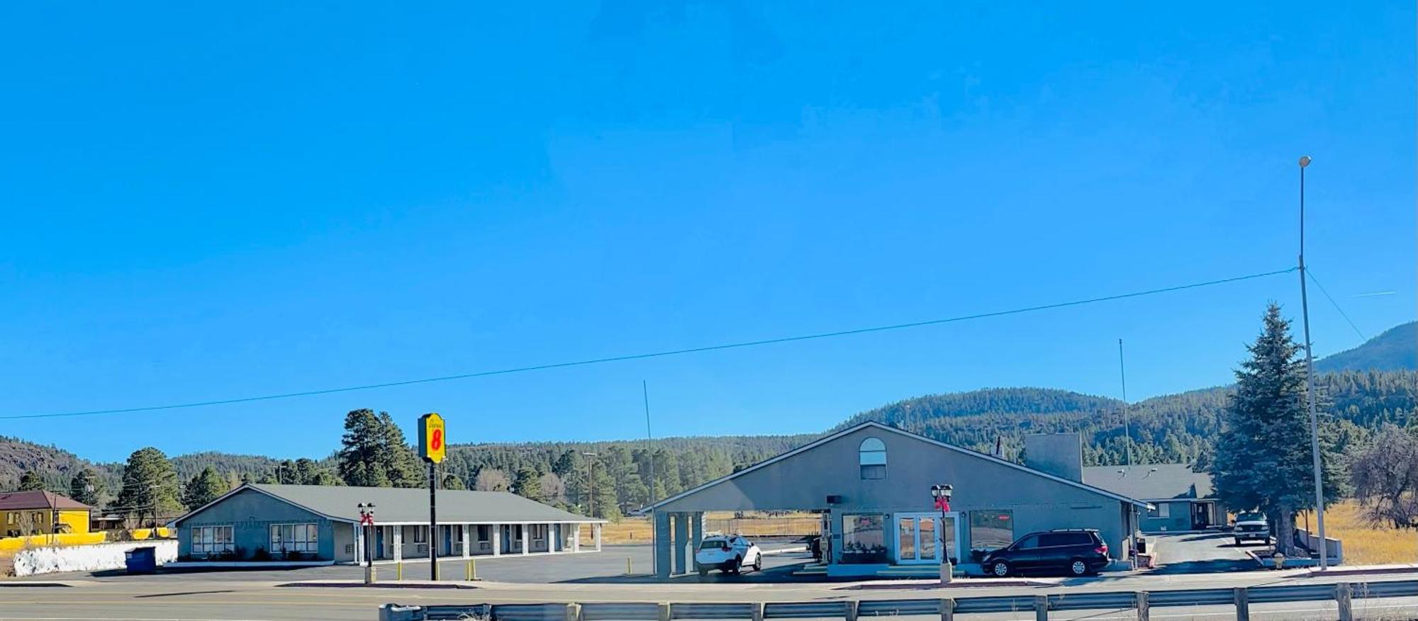 Super 8 By Wyndham Williams West Route 66 - Grand Canyon Area Exteriör bild